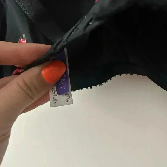 NWOT CASEY PLUNGE MOLDED T-SHIRT BRA - BLACK W/ ROSE PRINT 38C - Picture 7 of 7